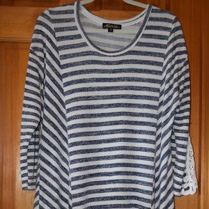 Absolutely Famous knit top